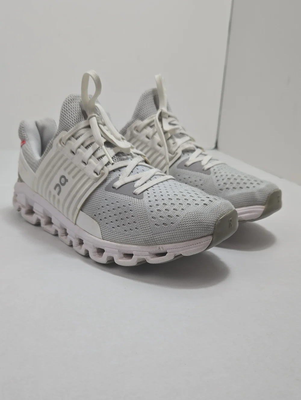 Size 7.5 - ON Cloudswift Glacier Women Running Workout Gym